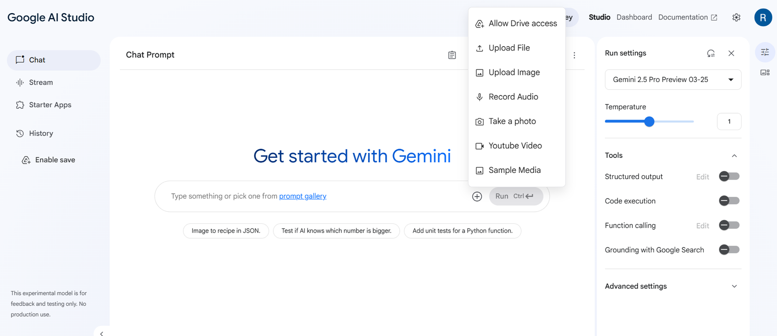 الضغط على ايقونة + ثم اختيار YouTube Video