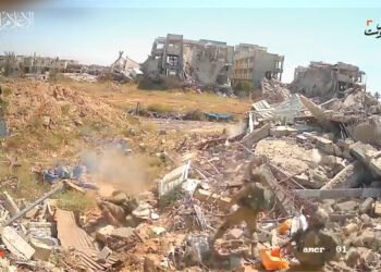 المشاهد الكاملة لكمين الابرار … القسام تنشر مشاهد لكمين محكم اوقعت به جنود الاحتلال الاسرائيلي في منطقة الزنة شرق مدينة خان يونس