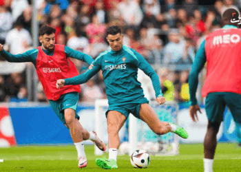 كريستيانو رونالدو اثناء التدريب استعدادا لمواجهة المنتخب التشيكي