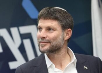 وزير المالية الإسرائيلي بتسلئيل سموتريتش يرفض تحويل أي مبالغ للسلطة الفلسطينية رغم أنها مخصصات جاءت لها بموجب اتفاقات (رويترز)