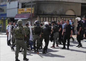 حماس تطالب السلطة الفلسطينية بالانظمام للمقاومة والتوقف عن السلوكيات المشبوهة