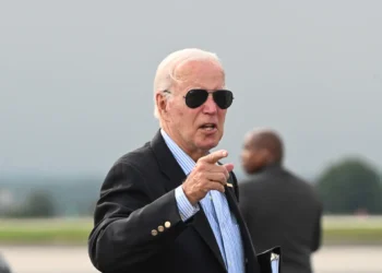 بايدن يطالب بوقف لإطلاق النار بغزة