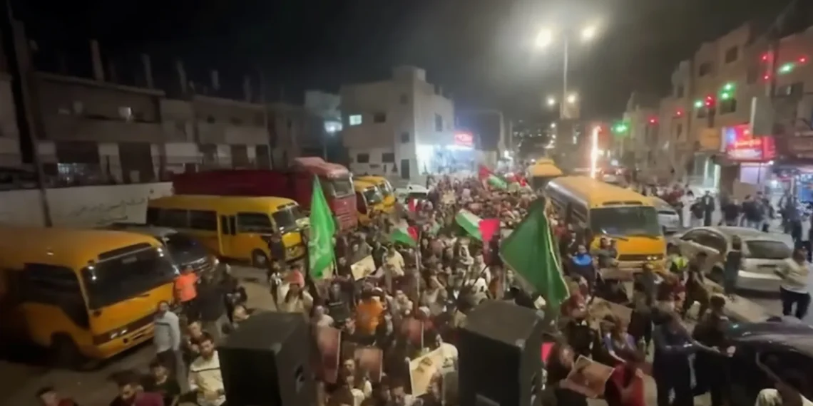 "عرس الشهيدين" قواس وأبو غزالة بالاردن