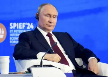 بوتين يهدد باستخدام جميع الأسلحة