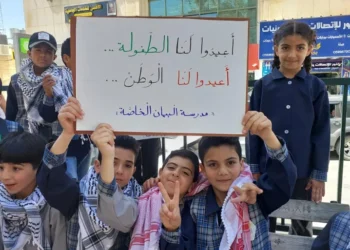 معاناة الأطفال الفلسطينيين في سجون الاحتلال