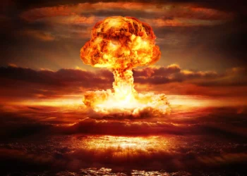 هل العالم على الحافة النووية