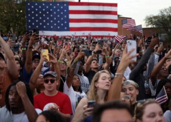 أخطاء قاتلة أدت لهزيمة هاريس.