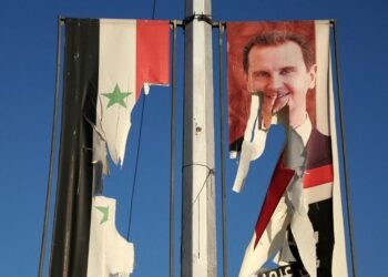 المعارضة تقترب من دمشق والأسد يختفي عن المشهد"