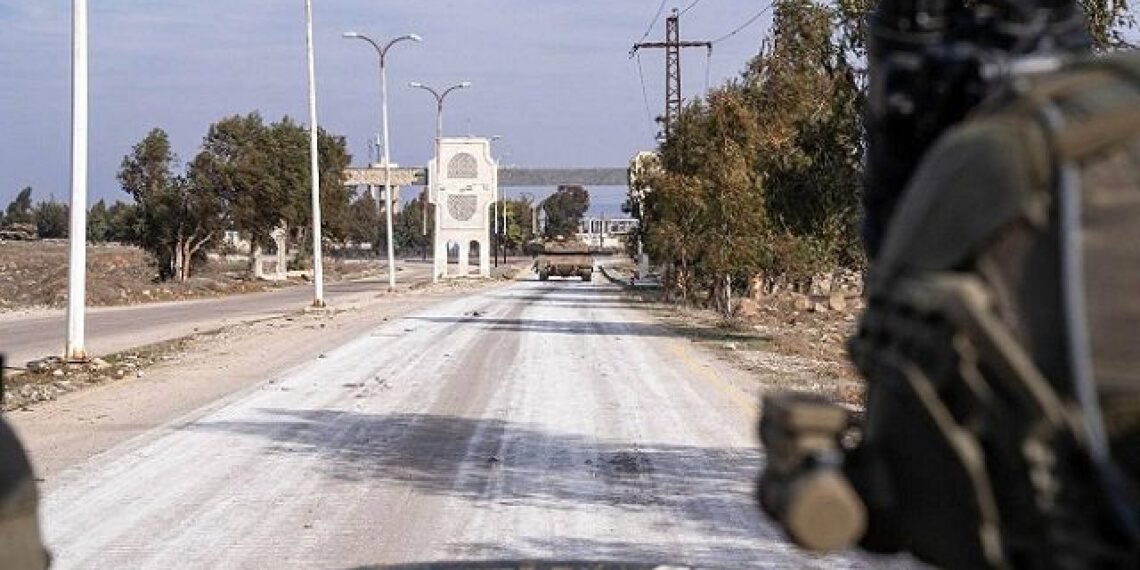 إسرائيل توسع عملياتها في سوريا وتدمر مئات الأهداف العسكرية