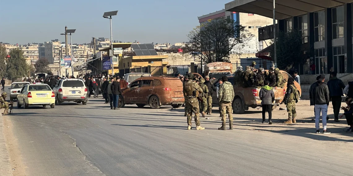 "سوريا على مفترق طرق: المعارضة تقترب من دمشق والأسد في موقف ضعيف"