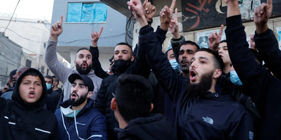 جنين.. اشتباكات متجددة وإضراب تجاري احتجاجًا على حملة السلطة الأمنية