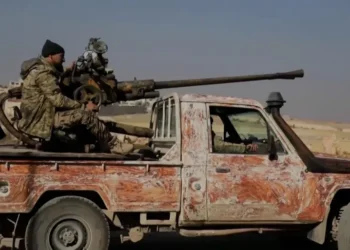 تصعيد في سوريا: المعارضة تقترب من حماة وسط قصف سوري روسي مكثف