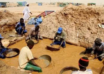 السودان ينتج 64 طناً من الذهب في 2024: تحديات واستثمارات رغم الأزمات