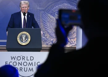 ترامب وإيران: بين التفاوض وتجنب الحرب