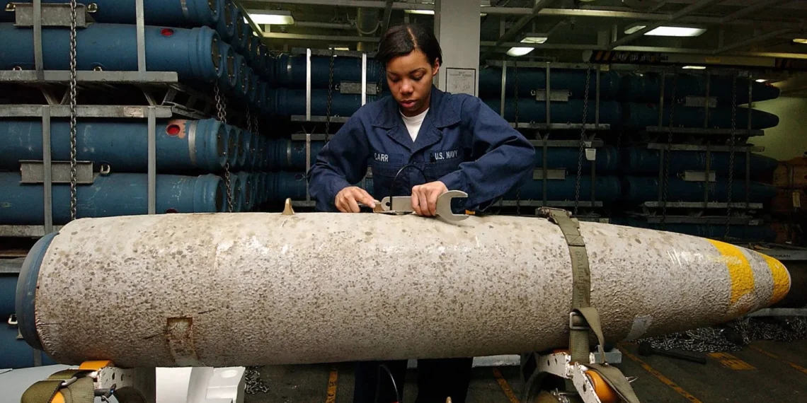 هل رفعت أميركا الحظر عن تزويد إسرائيل بقنابل فتاكة تزن 2000 رطل