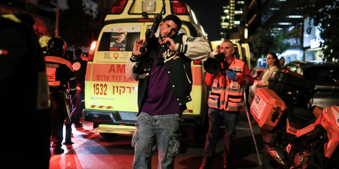 عملية طعن تهز تل أبيب: إصابة 4 إسرائيليين واستشهاد المنفذ