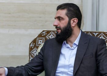 سوريا بين الحوار الوطني ورفع العقوبات: تطلعات وآفاق المرحلة الانتقالية