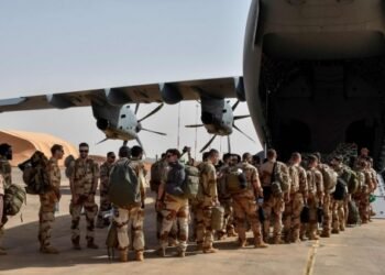 انسحاب القوات الفرنسية من ساحل العاج: تحول في التوازن العسكري بغرب أفريقيا