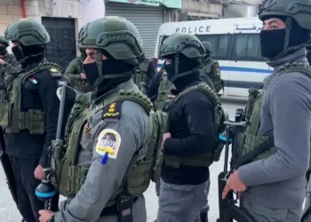 مخيم جنين يشتعل: اتهامات لأجهزة السلطة بإحراق المنازل واستهداف المقاومين