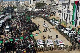 تطورات غزة والضفة: إفراج عن أسرى وتصعيد إسرائيلي مستمر