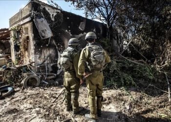 غزة تحت النار: شهداء ومقتل ضابط إسرائيلي وسط تصعيد ميداني وسياسي