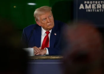 ترامب يشعل حربًا تجارية جديدة: رسوم جمركية على أوروبا وكندا والمكسيك والصين