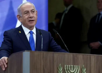 نتنياهو يؤجل الإفراج عن الأسرى الفلسطينيين.. والتصعيد يمتد إلى الضفة