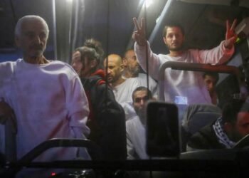 الدفعة السابعة من تبادل الأسرى: رسائل المقاومة واستمرار الضغط