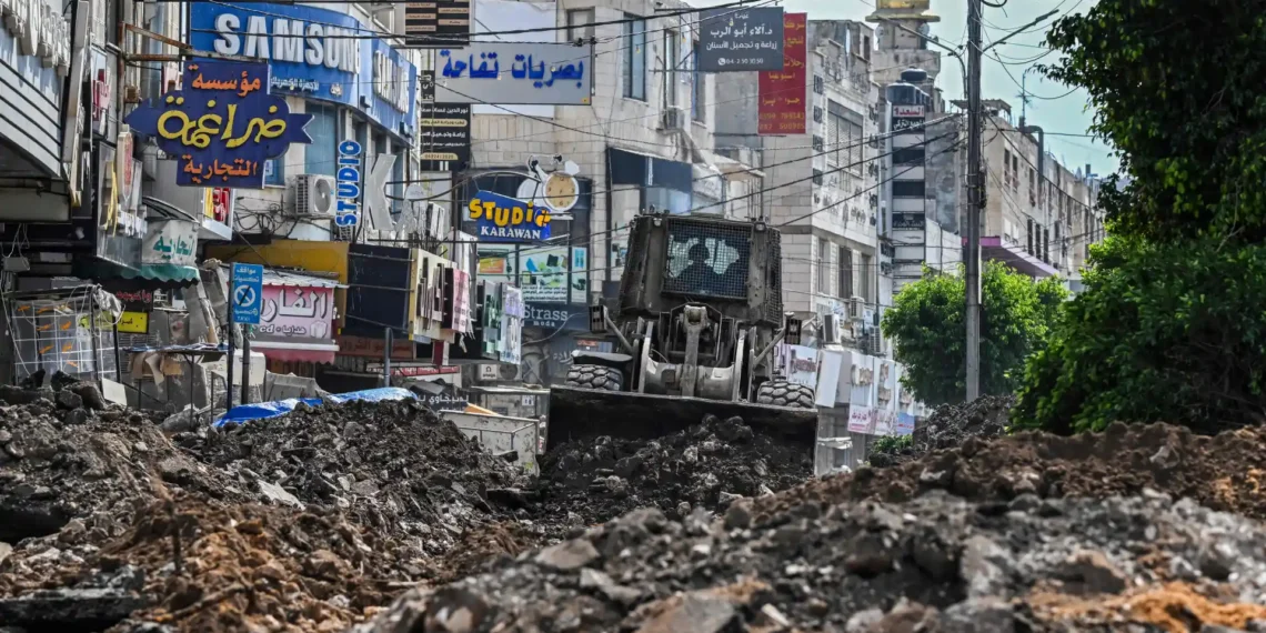 تصعيد في غزة والضفة: خطط إسرائيلية للتهجير وحظر تجول في طوباس