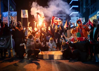 تصاعد الاحتجاجات في تركيا وأردوغان يفتح جبهة جديدة ضد المعارضة