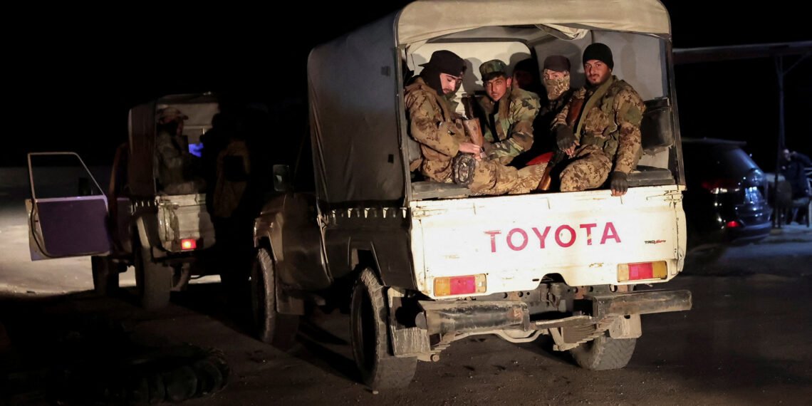 سوريا على صفيح ساخن: مظاهرات وحظر تجوال ومعلومات تكشف خيوط اللعبة