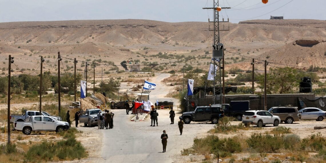 إسرائيل تقتل متسللين على الحدود الأردنية: تصعيد أمني أم حادث عرضي؟