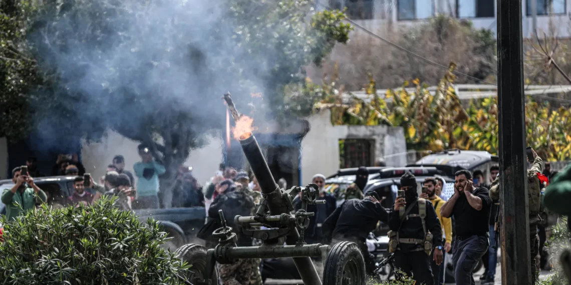 القوات السورية تفشل هجومًا في اللاذقية وتتقدم في جبلة وسط معارك عنيفة
