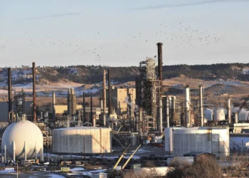 أسعار النفط تواصل التراجع بفعل قرارات أوبك بلس والتوترات التجارية