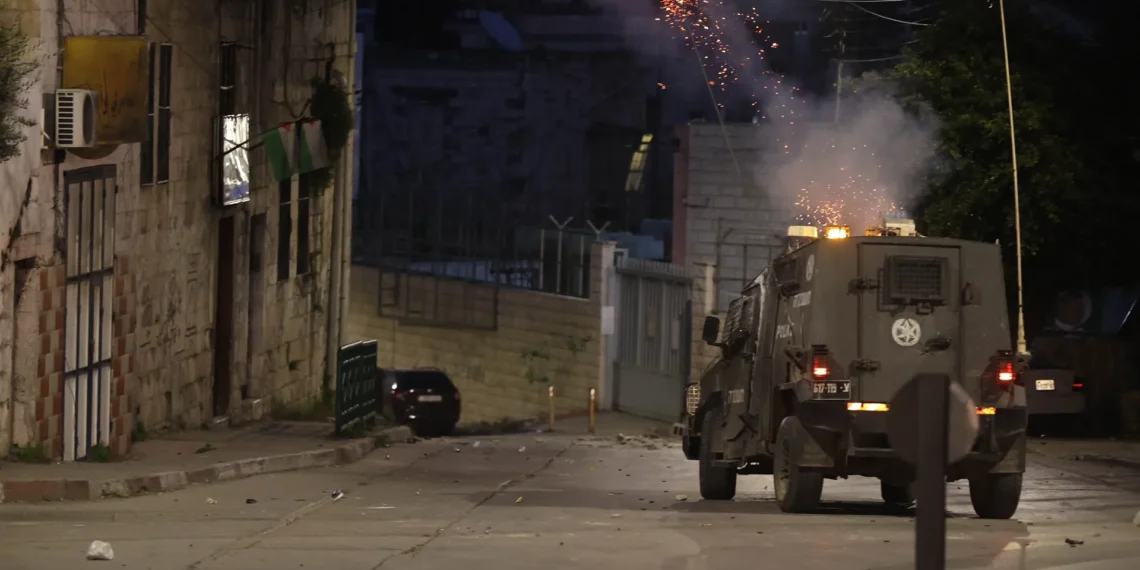 اقتحامات ليلية وتصعيد إسرائيلي في الضفة الغربية