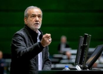 تطورات جديد بين إيران وواشنطن.. بزشكيان لترامب: "لن أتفاوض تحت التهديد"