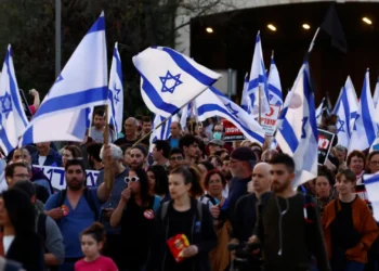 تصاعد التوتر في إسرائيل وسط تحذيرات من حرب أهلية وتصعيد عسكري في غزة