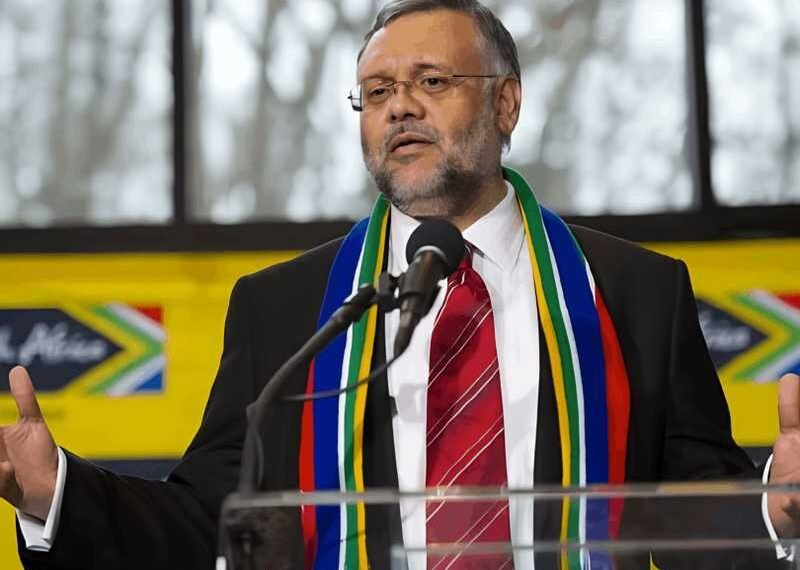 أزمة دبلوماسية: واشنطن تطرد سفير جنوب أفريقيا وتتهمه بـ"كراهية" ترامب