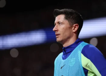 صراع الليغا يشتعل: برشلونة وريال مدريد في مواجهتين حاسمتين اليوم