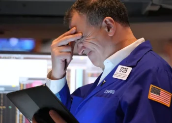 وول ستريت تهتز في يوم تاريخي يكشف هشاشة الأسواق الأميركية