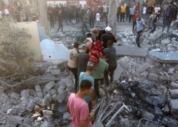 غزة تحترق.. مجازر يومية وأزمة جوع تنذر بكارثة إنسانية