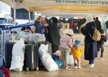 عودة السوريين بعد سقوط الأسد: مليون و400 ألف يرجعون وسط تحديات إنسانية خانقة