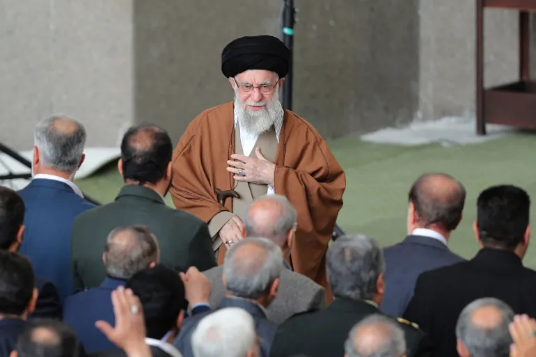 مستشار خامنئي يكشف فحوى رسالة ترامب