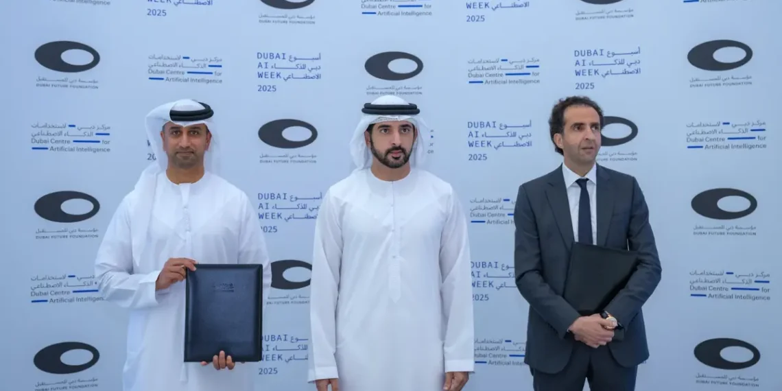 سمو الشيخ حمدان بن محمد خلال إطلاق مركز بيانات هايبرسكيل بمشاركة دو ومايكروسوفت في أسبوع دبي للذكاء الاصطناعي - مصدر الصورة: منصة X