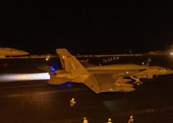 تصعيد جديد بين الحوثيين وأميركا: هجمات مستمرة وتهديدات متبادلة