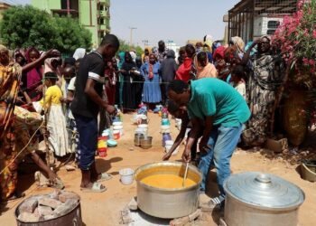 "السودان على شفا كارثة: نداء أممي عاجل لإنقاذ ملايين المحاصرين بالجوع والنزوح"