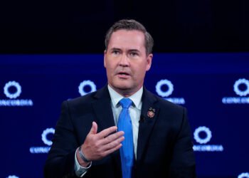 تنسيق خفي مع مستشار الأمن القومي الأمريكي لإشعال المواجهة مع إيران؟