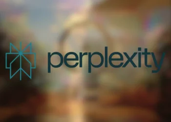 صورة توضح ميزة Perplexity Labs لإنشاء تقارير، تطبيقات ويب، ولوحات بيانات بسهولة باستخدام أوامر نصية فقط ودون خبرة برمجية