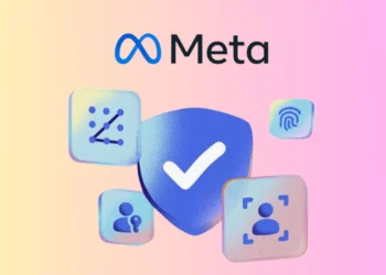 صورة توضح تسجيل الدخول إلى فيسبوك باستخدام بصمة الوجه ضمن نظام مفاتيح المرور الجديدة