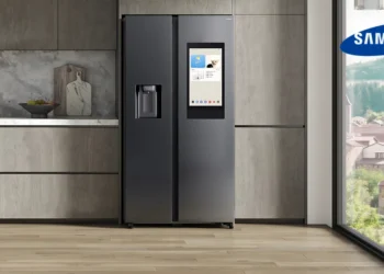 ثلاجات سامسونج الذكية تعرض محتوى مخصص على الشاشة باستخدام ميزة التعرف على الصوت